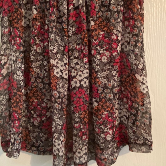 Maternity Sheer Blouse - Picture 3 of 5